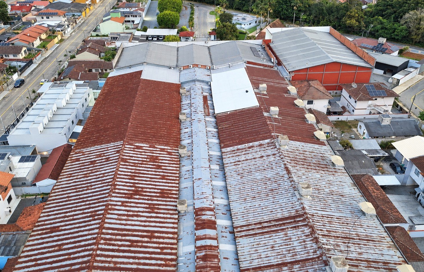 Inspeção e documentação aérea de coberturas